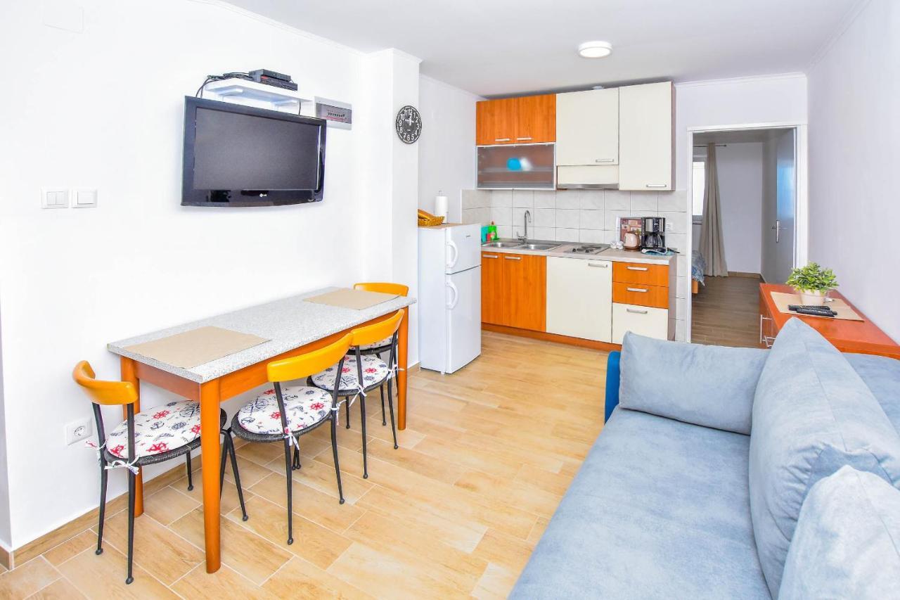 Apartments Mijo Murter Exterior photo